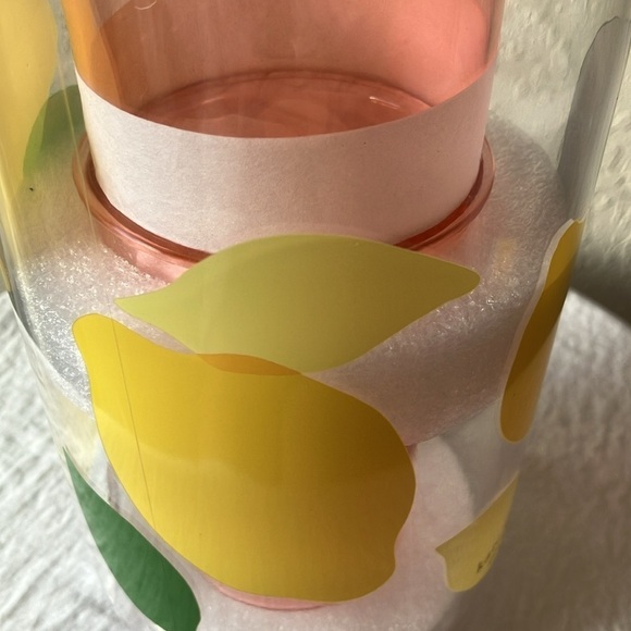 Kate Spade: Lemons Nesting Plastic Pitcher & 2 Glasses- set of 3 - Picture 10 of 16